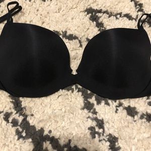 Victoria’s Secret Ver Sexy Padded Bra in Black, Size 34C